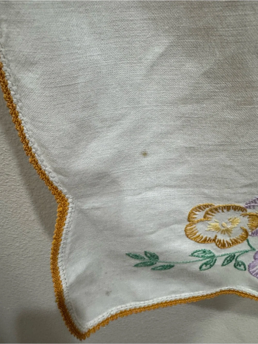 Vintage Embroidered Floral Dresser Scarf Table Runner Crochet Trim 40x17